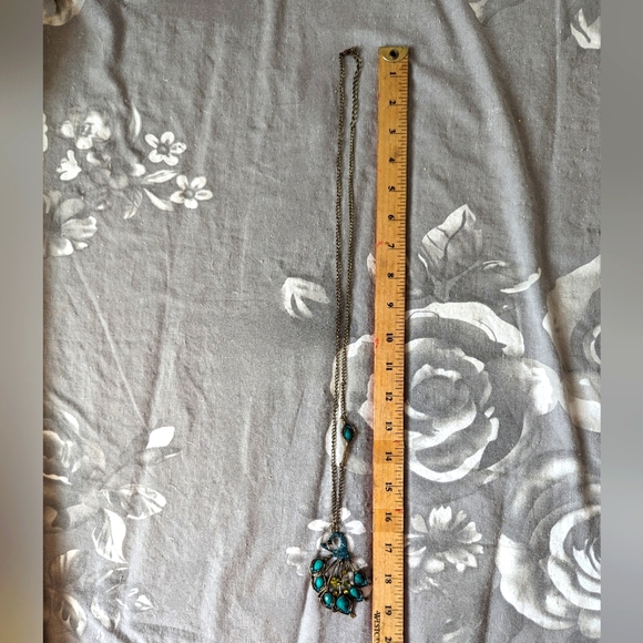 🌟3/$20🌟Woman's Long Peacock Necklace - Picture 4 of 4